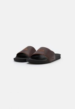 New ⭐ Quiksilver RIVI SLIDE - Mules - Brown/black 🌟 -Quiksilver shop 365c1d454bb342f1b14f12d12ea154dd