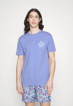 Cheap π₯° Quiksilver STRANGER THINGS LENORA HILLS SURF CLUB TEE - Print T-shirt - Jacaranda π