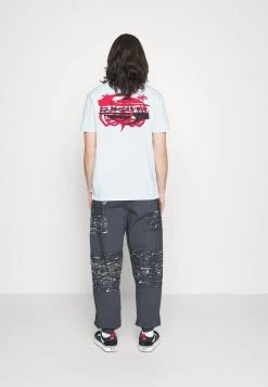 Budget 🌟 Quiksilver STRANGER THINGS VECNAS LAIR TEE - Print T-shirt - White ⭐ -Quiksilver shop 3821e2a8bc5d4859b7dd9d5dd7fddc93