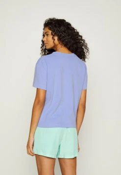 Deals 𧨠Quiksilver STRANGER THINGS 86 CROP TEE - Print T-shirt - Jacaranda π 10 Deals 𧨠Quiksilver STRANGER THINGS 86 CROP TEE - Print T-shirt - Jacaranda π -Quiksilver shop 3a90550d40044eb9ad68c3e649c28929