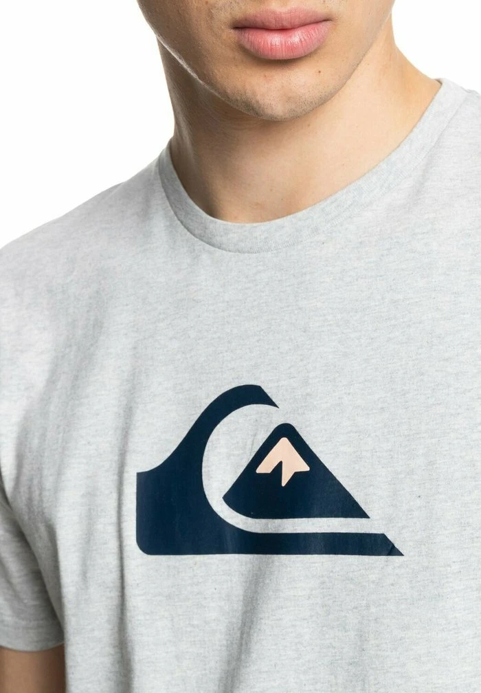 Deals π₯° Quiksilver COMP LOGO - Print T-shirt - Athletic Heather π€© 5 Deals π₯° Quiksilver COMP LOGO - Print T-shirt - Athletic Heather π€© - Image 3