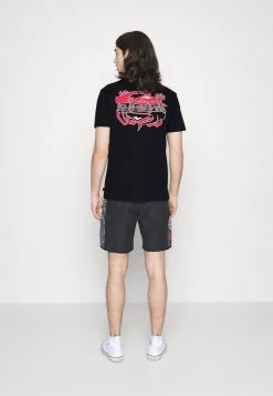 Buy 🤩 Quiksilver STRANGER THINGS VECNAS LAIR TEE - Print T-shirt - Black 🧨 -Quiksilver shop 653c6f83211843e99140f81ca1eed6ba