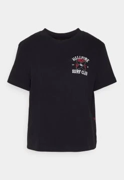 Buy π Quiksilver STRANGER THINGS 86 CROP TEE - Print T-shirt - Black π 12 Buy π Quiksilver STRANGER THINGS 86 CROP TEE - Print T-shirt - Black π -Quiksilver shop 83ac5d37ebc44faf85ddf162793cb413