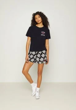 Buy π Quiksilver STRANGER THINGS 86 CROP TEE - Print T-shirt - Black π 9 Buy π Quiksilver STRANGER THINGS 86 CROP TEE - Print T-shirt - Black π -Quiksilver shop 98dde319e1a443d2bbb15b15017ba54b