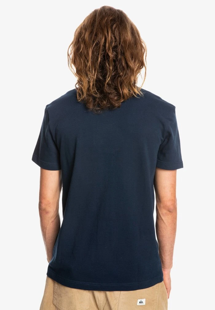 New π Quiksilver TRANSAT PLACEMENT - Print T-shirt - Dark Blue β€οΈ 5 New π Quiksilver TRANSAT PLACEMENT - Print T-shirt - Dark Blue β€οΈ - Image 3