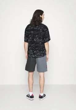 Buy ⌛ Quiksilver STRANGER THINGS VEINSCOSE 👚 SHIRT - 👚 SHIRT - Black 🤩 -Quiksilver shop b5b833bd31344542bb8ff5cc79454a0e