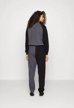 Budget π₯° Quiksilver STRANGER THINGS UPSIDE DOWN PANT - Tracksuit Bottoms - Black π€© 10 Budget π₯° Quiksilver STRANGER THINGS UPSIDE DOWN PANT - Tracksuit Bottoms - Black π€© -Quiksilver shop ceaf00e7d2244f5faa52cd5c918b542b