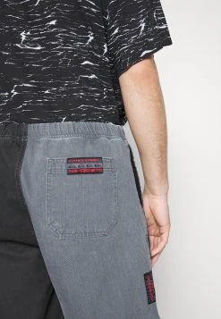 Flash Sale ⌛ Quiksilver STRANGER THINGS TRAILER PARK - Denim Shorts - Black 🔔 -Quiksilver shop ddd5b23bc85d48c6b370c2d1807817aa