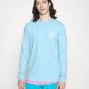 Budget 😉 Quiksilver STRANGER THINGS LENORA HILLS SURF CLUB - Long Sleeved Top - Airy Blue 🎉 -Quiksilver shop de572b311da740d398cb64fc8799a770