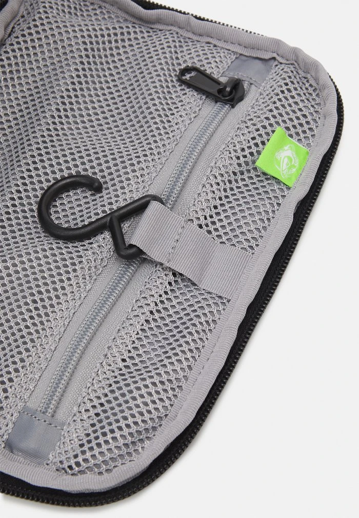 Wholesale βοΈ Quiksilver CAPSULE UNISEX - Wash Bag - Black/thyme π 7 Wholesale βοΈ Quiksilver CAPSULE UNISEX - Wash Bag - Black/thyme π - Image 5