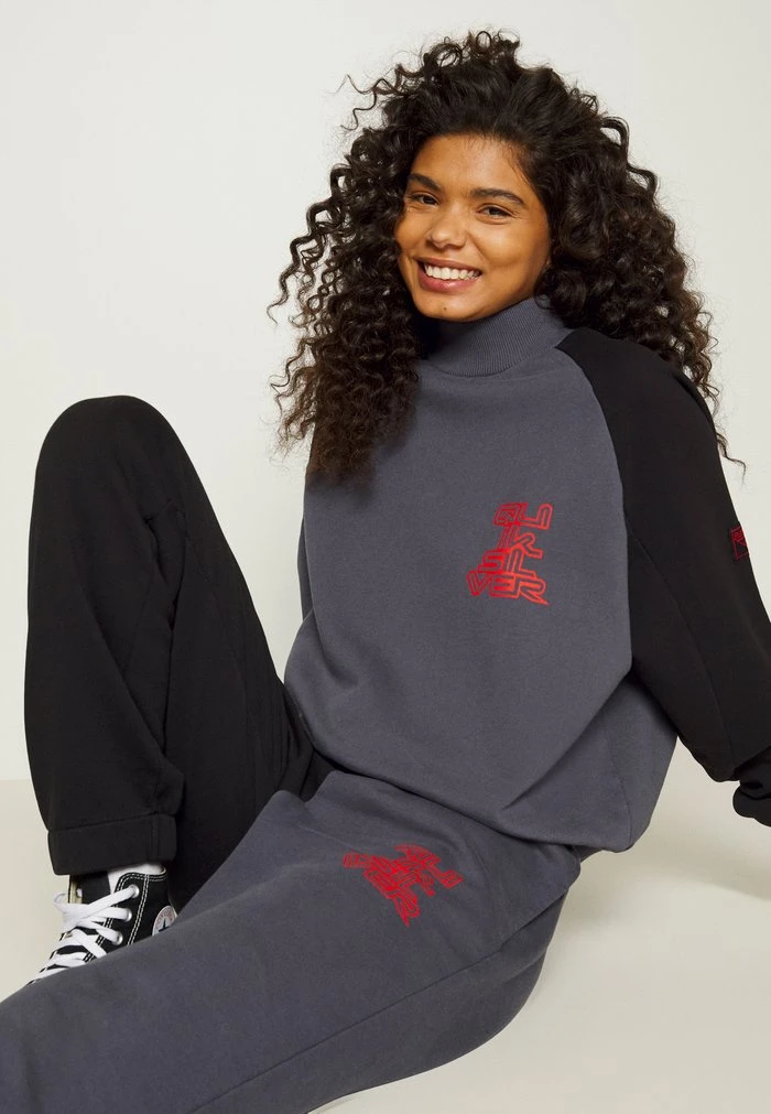 Budget π₯° Quiksilver STRANGER THINGS UPSIDE DOWN PANT - Tracksuit Bottoms - Black π€© 6 Budget π₯° Quiksilver STRANGER THINGS UPSIDE DOWN PANT - Tracksuit Bottoms - Black π€© - Image 4