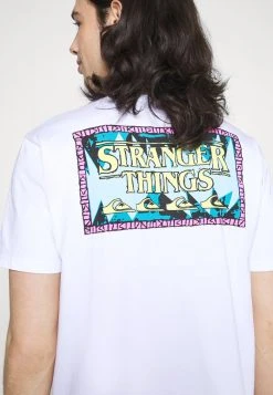 Best reviews of 🎁 Quiksilver STRANGER THINGS OUTSIDERS TEE - Print T-shirt - White ❤️ -Quiksilver shop f09ac6e4065f4343bc025f13ffc196ae